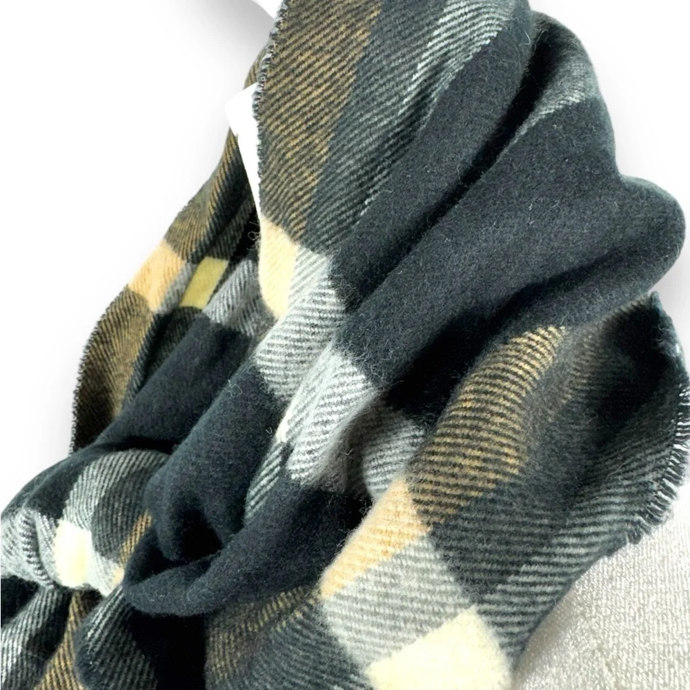 100% Cashmere Hand Tailored Made In Germany Neutral Plaid Unisex Scarf, 12x63 - Picture 10 of 11